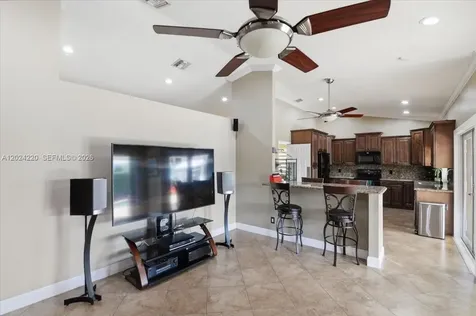 6520 Olde Moat Way Davie FL 33331