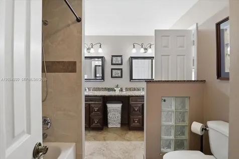 6520 Olde Moat Way Davie FL 33331