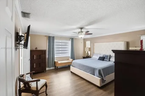 6520 Olde Moat Way Davie FL 33331