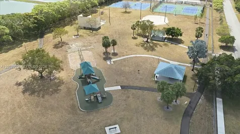 6520 Olde Moat Way Davie FL 33331