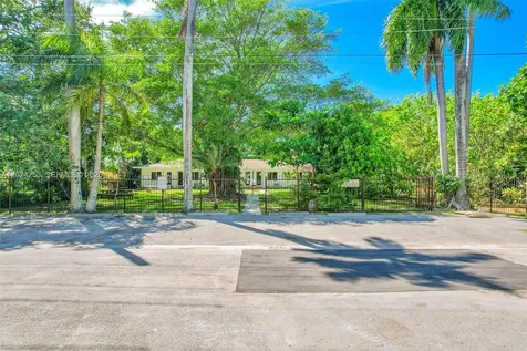 8440 NE 1st Avenue Miami FL 33138