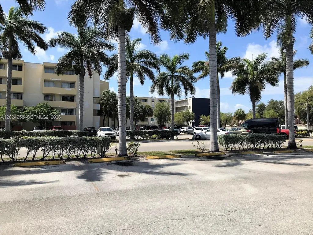 10000 NW 80 Court Hialeah Gardens FL 33016