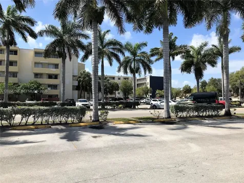 10000 NW 80 Court Hialeah Gardens FL 33016