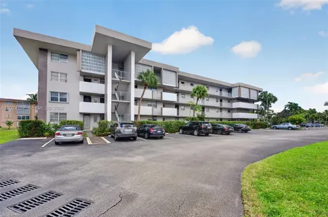 2800 NW 47th Terrace Lauderdale Lakes FL 33313