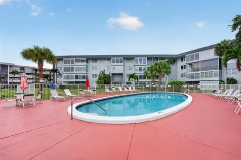 2800 NW 47th Terrace Lauderdale Lakes FL 33313