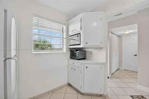 2800 NW 47th Terrace Lauderdale Lakes FL 33313