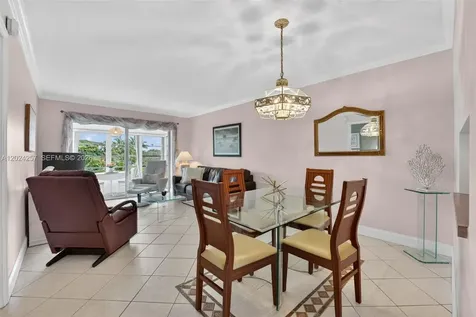 2800 NW 47th Terrace Lauderdale Lakes FL 33313