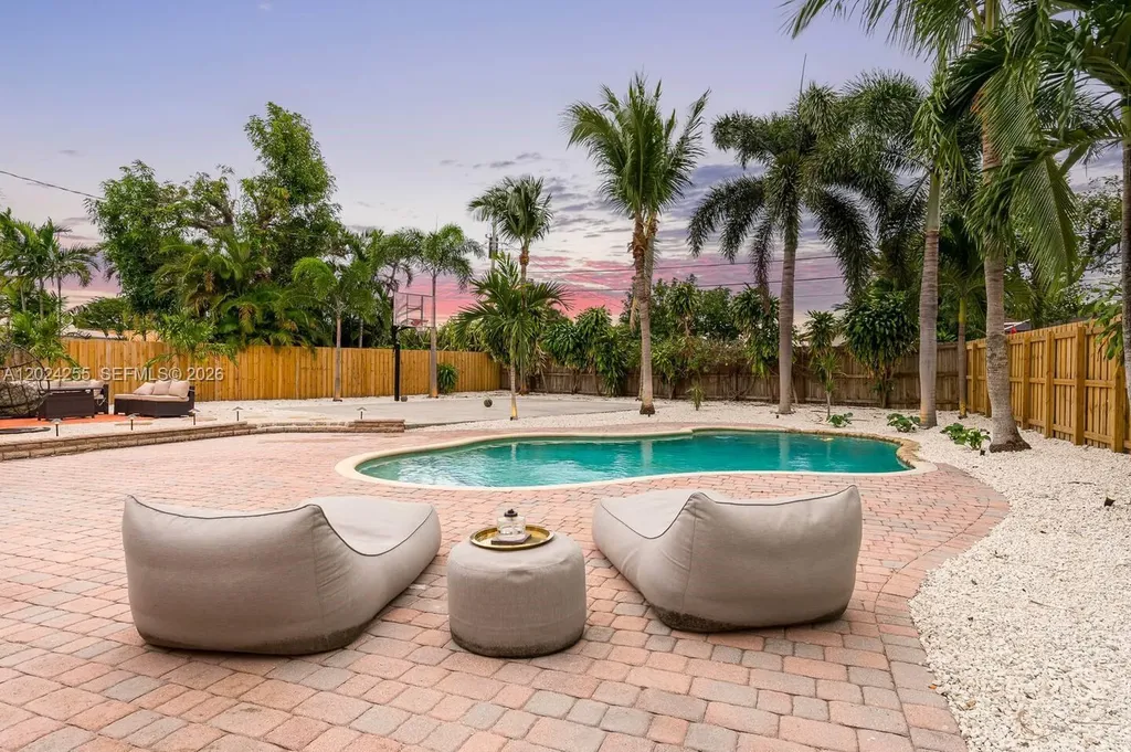 5250 NE 15th Avenue Fort Lauderdale FL 33334