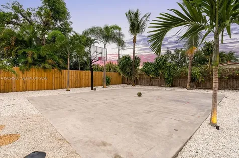 5250 NE 15th Avenue Fort Lauderdale FL 33334