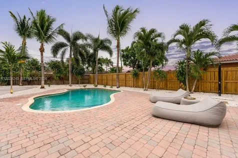 5250 NE 15th Avenue Fort Lauderdale FL 33334