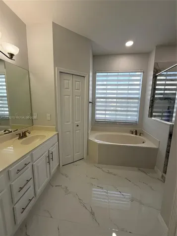 9135 Leatherwood Loop Lehigh Acres FL 33936