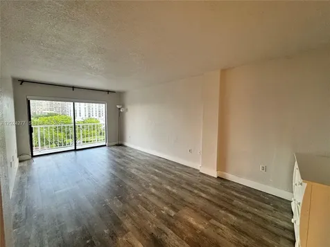 1650 NE 115th Street Miami FL 33181
