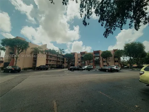 13701 Kendale Lakes Circle Miami FL 33183