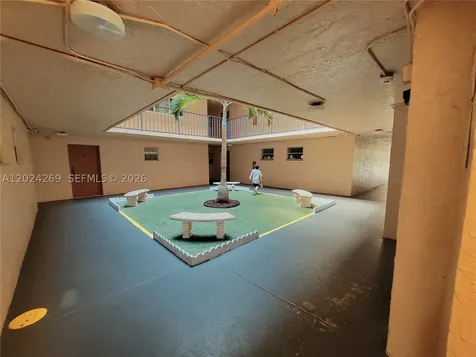13701 Kendale Lakes Circle Miami FL 33183