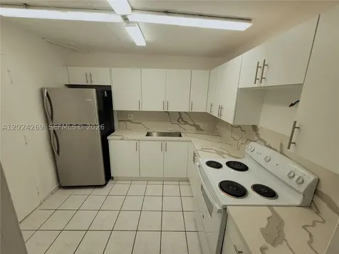 13701 Kendale Lakes Circle Miami FL 33183