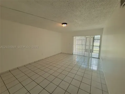 13701 Kendale Lakes Circle Miami FL 33183