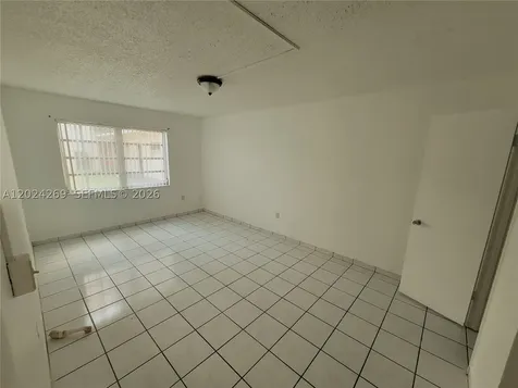 13701 Kendale Lakes Circle Miami FL 33183