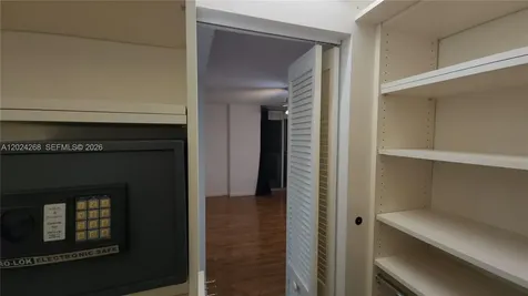 5900 Collins Avenue Miami Beach FL 33140