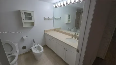 5900 Collins Avenue Miami Beach FL 33140