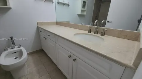 5900 Collins Avenue Miami Beach FL 33140