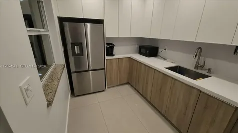 5900 Collins Avenue Miami Beach FL 33140