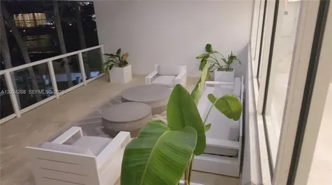 5900 Collins Avenue Miami Beach FL 33140