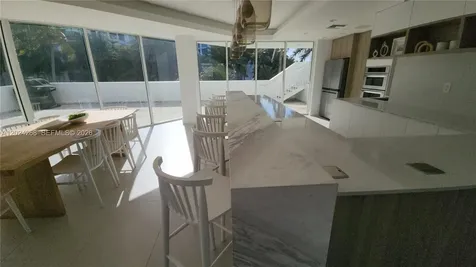 5900 Collins Avenue Miami Beach FL 33140