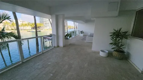 5900 Collins Avenue Miami Beach FL 33140