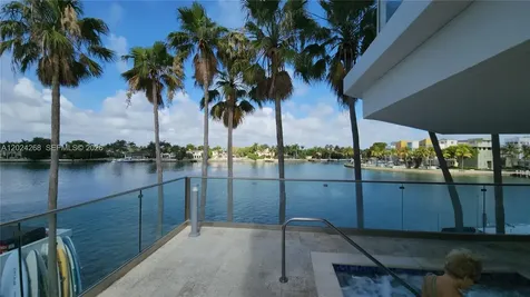 5900 Collins Avenue Miami Beach FL 33140