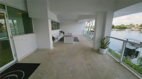 5900 Collins Avenue Miami Beach FL 33140