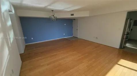 5900 Collins Avenue Miami Beach FL 33140