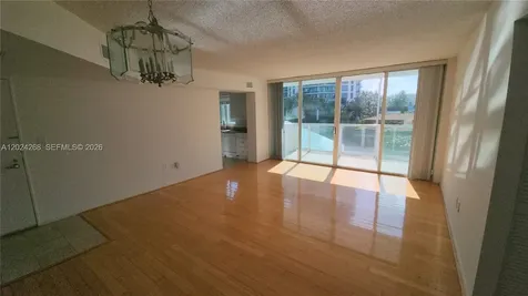 5900 Collins Avenue Miami Beach FL 33140