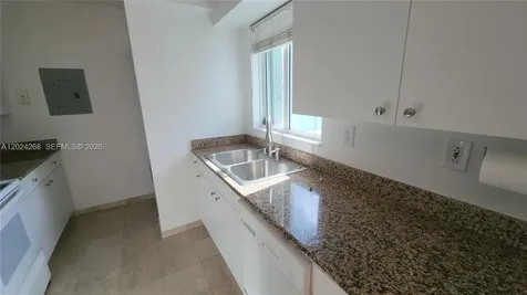 5900 Collins Avenue Miami Beach FL 33140