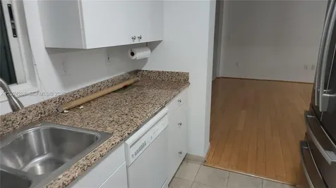 5900 Collins Avenue Miami Beach FL 33140