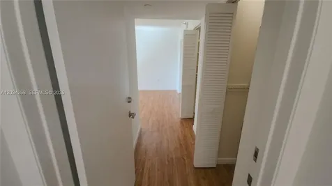 5900 Collins Avenue Miami Beach FL 33140