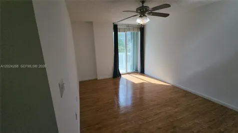 5900 Collins Avenue Miami Beach FL 33140