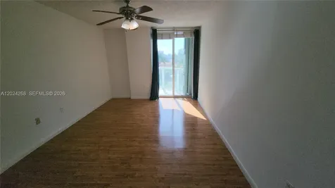 5900 Collins Avenue Miami Beach FL 33140
