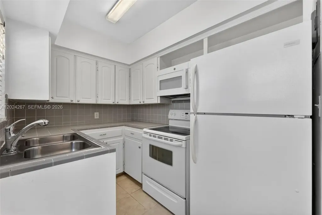 2508 Bay Drive Pompano Beach FL 33062