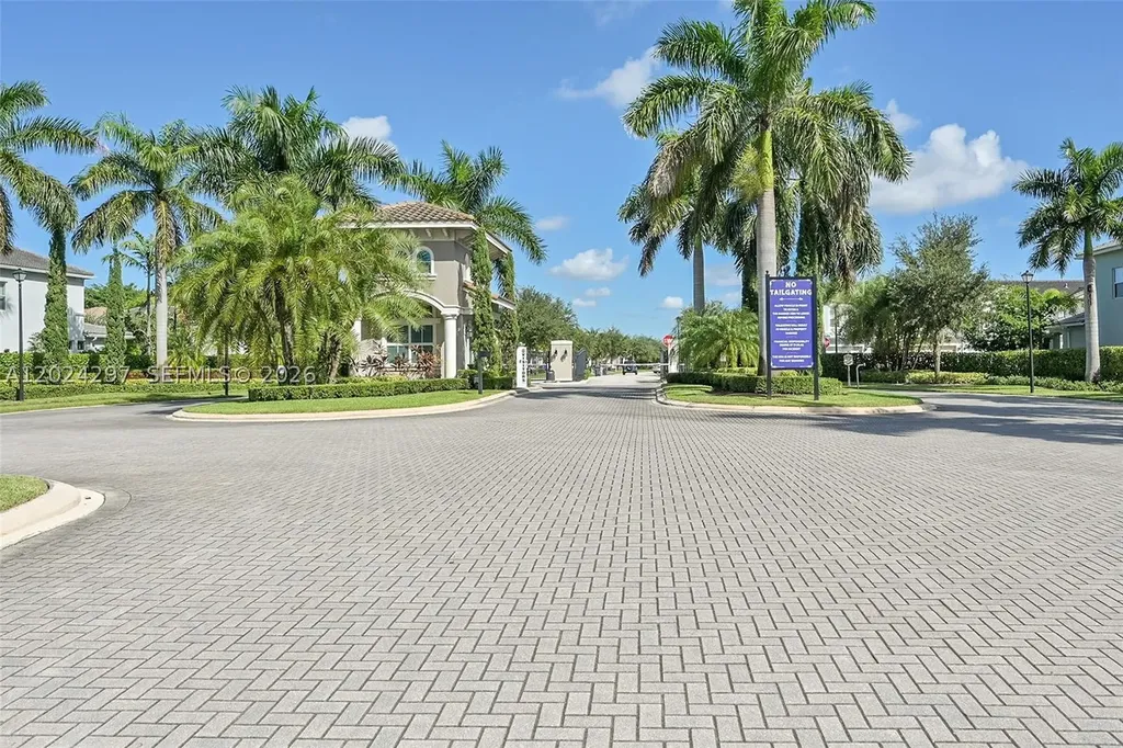 3850 Washington Street Hollywood FL 33021