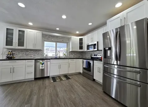 9591 SW 52nd Terrace Miami FL 33165
