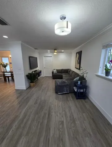 9591 SW 52nd Terrace Miami FL 33165