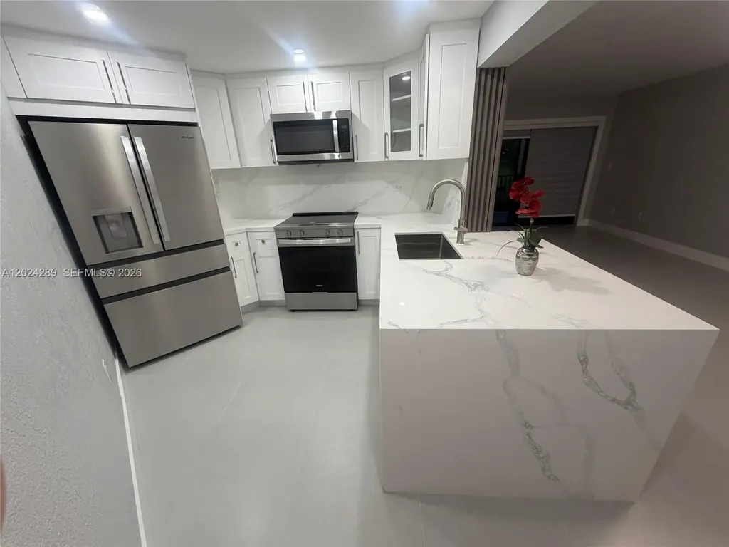 10233 NW 9th St Circle Miami FL 33172