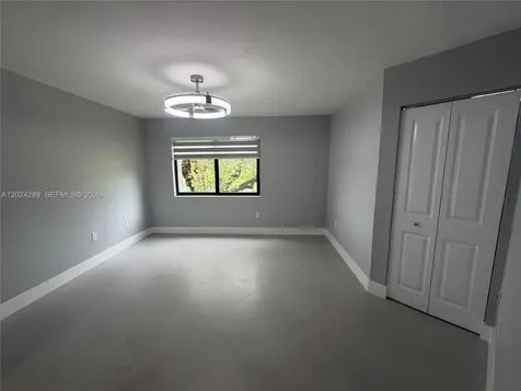 10233 NW 9th St Circle Miami FL 33172