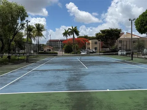10233 NW 9th St Circle Miami FL 33172