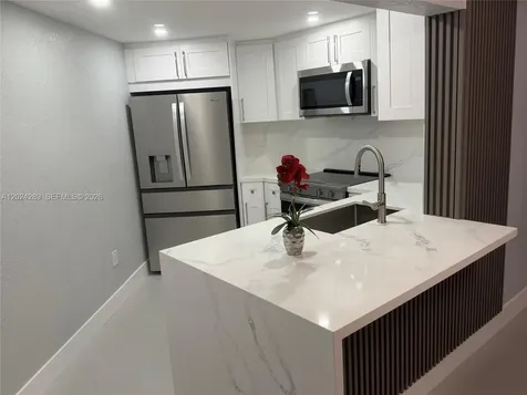 10233 NW 9th St Circle Miami FL 33172