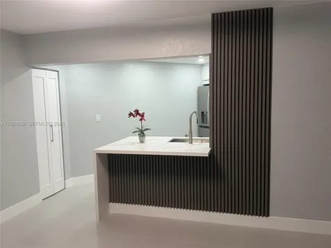 10233 NW 9th St Circle Miami FL 33172