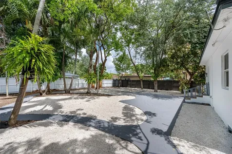 264 Navajo Street Miami Springs FL 33166