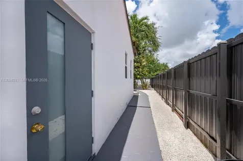 264 Navajo Street Miami Springs FL 33166