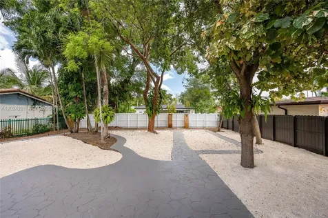 264 Navajo Street Miami Springs FL 33166