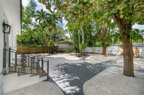 264 Navajo Street Miami Springs FL 33166